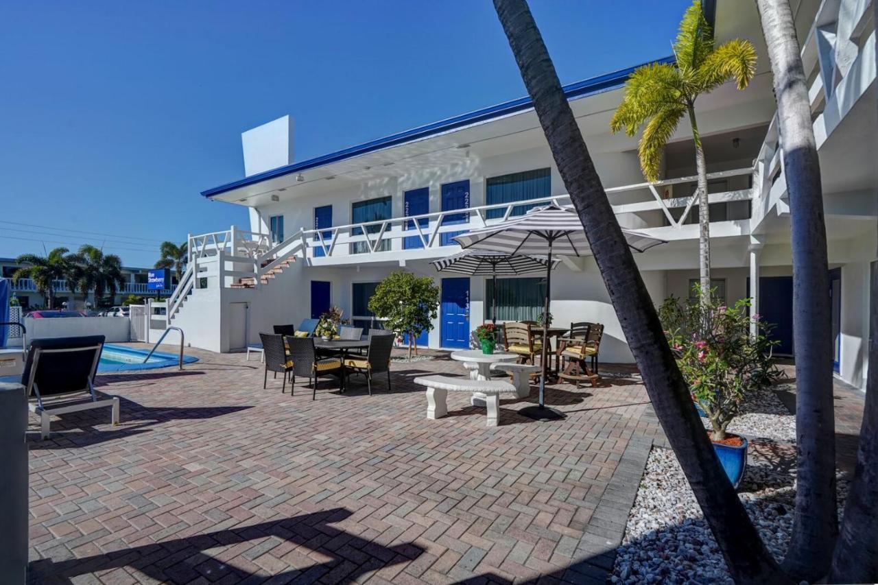 Blue Strawberry By The Sea Hotel Lauderdale-by-the-Sea Eksteriør billede