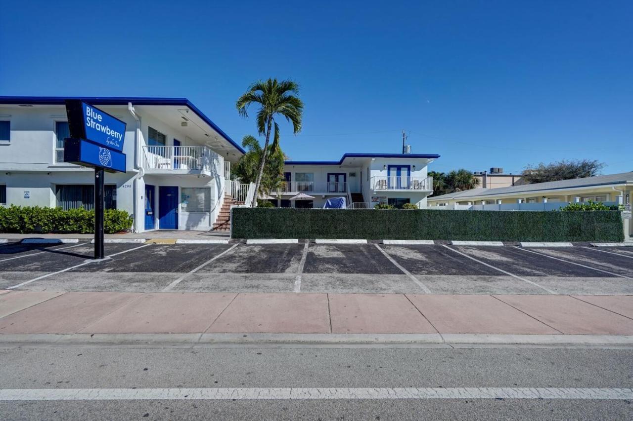 Blue Strawberry By The Sea Hotel Lauderdale-by-the-Sea Eksteriør billede